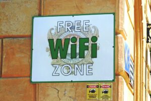 Wi-Fi Público: Conectando-se com Segurança em Redes Abertas